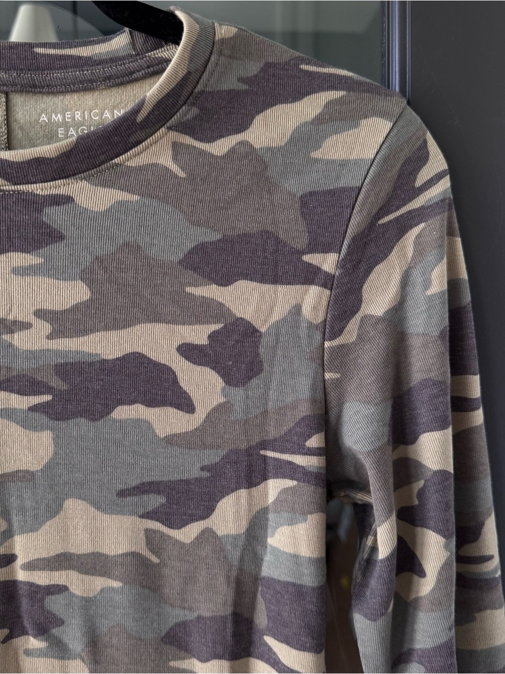 American Eagle Cozy Camo Long Sleeve Crewneck Cowboy - Picture 3 of 10